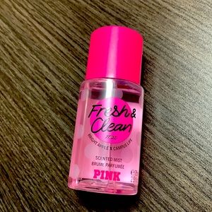 Fresh and Clean Scented Mist Bright Apple